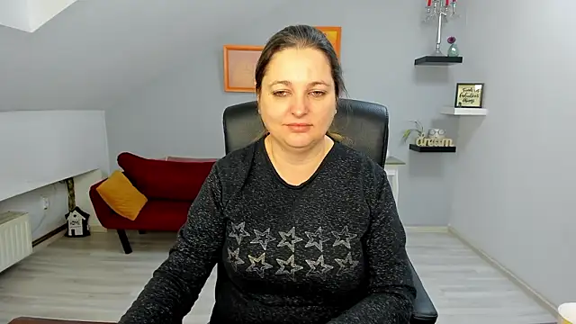 LollaGirl online show from February 2026 04:17:02 AM