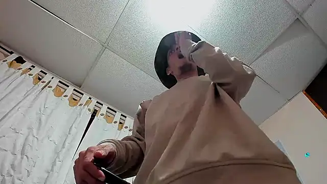 davidlatin66 online show from February 2026 04:24:01 AM