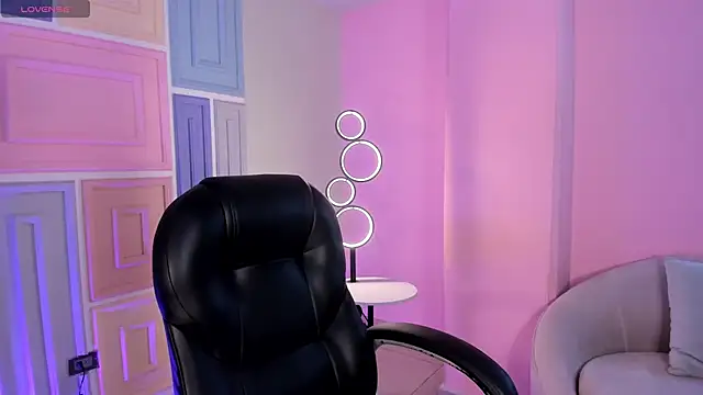 EveBensonX online show from February 2026 07:24:02 PM