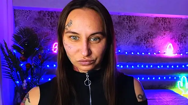 Snapshot of Cool_Freak_ chatting on December 2024 10:01:02 AM Cool Freak online show from December 2024 10:01:02 AM