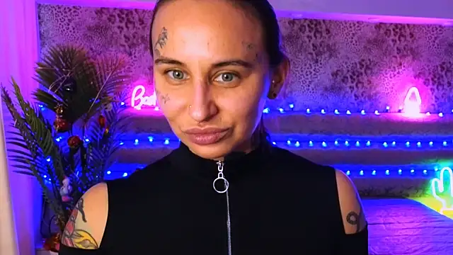 Snapshot of Cool_Freak_ chatting on December 2024 12:27:02 PM Cool Freak online show from December 2024 12:27:02 PM