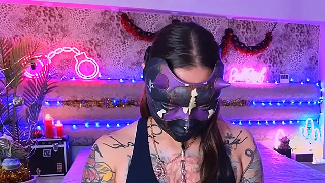 Snapshot of Cool_Freak_ chatting on November 2025 10:25:01 AM Cool Freak online show from November 2025 10:25:01 AM