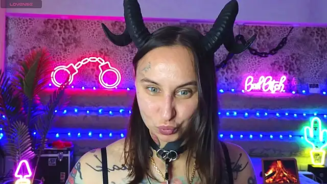 Snapshot of Cool_Freak_ chatting on May 2026 10:00:01 AM Cool Freak online show from May 2026 10:00:01 AM