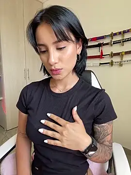 Snapshot of Ale_Lewis chatting on December 2024 06:38:02 PM Ale Lewis online show from December 2024 06:38:02 PM