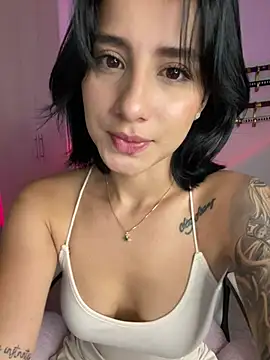 Snapshot of Ale_Lewis chatting on January 2025 11:53:02 PM Ale Lewis online show from January 2025 11:53:02 PM