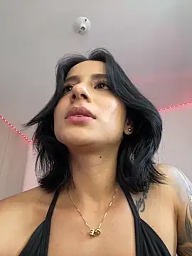 Snapshot of Ale_Lewis chatting on February 2025 09:25:02 PM Ale Lewis online show from February 2025 09:25:02 PM