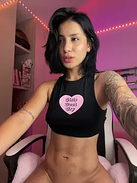 Snapshot of Ale_Lewis chatting on February 2025 12:30:02 AM Ale Lewis online show from February 2025 12:30:02 AM