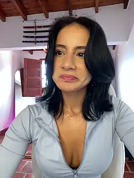 Snapshot of Ale_Lewis chatting on September 2025 02:33:01 PM Ale Lewis online show from September 2025 02:33:01 PM