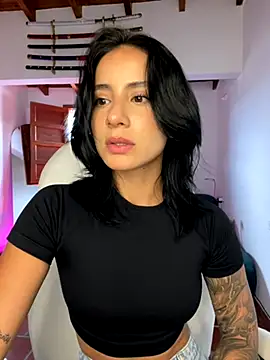 Snapshot of Ale_Lewis chatting on October 2025 09:23:02 PM Ale Lewis online show from October 2025 09:23:02 PM