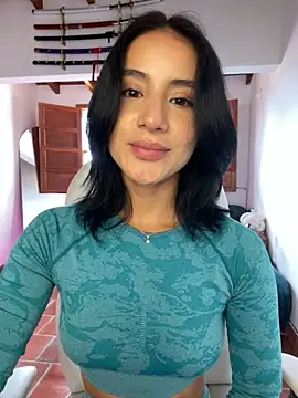 Snapshot of Ale_Lewis chatting on October 2025 02:04:02 PM Ale Lewis online show from October 2025 02:04:02 PM