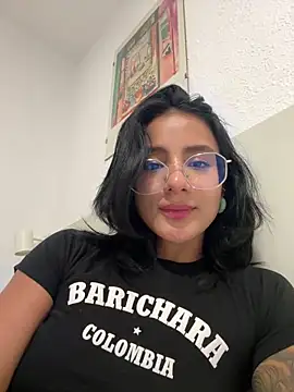 Snapshot of Ale_Lewis chatting on October 2025 09:27:01 PM Ale Lewis online show from October 2025 09:27:01 PM