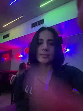 Snapshot of Ale_Lewis chatting on October 2025 11:28:02 PM Ale Lewis online show from October 2025 11:28:02 PM