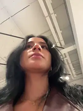 Snapshot of Ale_Lewis chatting on November 2025 01:23:01 PM Ale Lewis online show from November 2025 01:23:01 PM