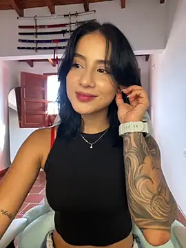 Snapshot of Ale_Lewis chatting on November 2025 09:04:01 PM Ale Lewis online show from November 2025 09:04:01 PM