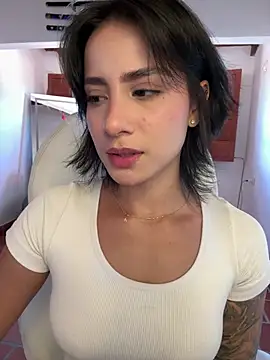 Snapshot of Ale_Lewis chatting on June 2026 07:02:01 PM Ale Lewis online show from June 2026 07:02:01 PM