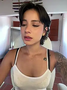 Snapshot of Ale_Lewis chatting on July 2026 09:06:01 PM Ale Lewis online show from July 2026 09:06:01 PM