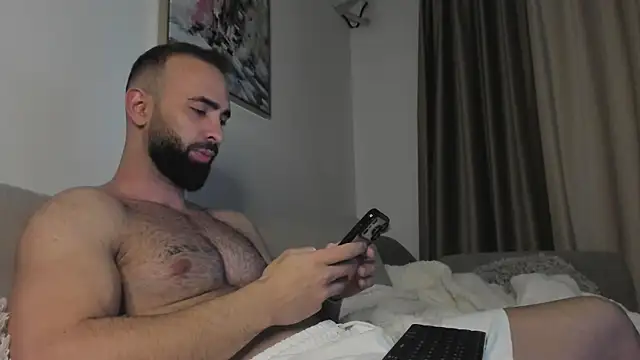 Snapshot of MichaelMasterss chatting on December 2025 09:10:02 PM MichaelMasterss online show from December 2025 09:10:02 PM