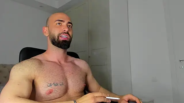 MichaelMasterss online show from April 2026 10:32:01 PM