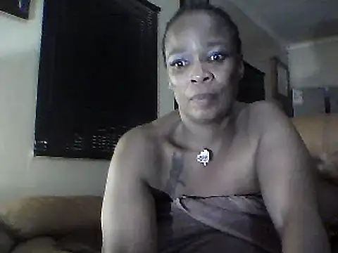 Snapshot of Gucci_Bx chatting on December 2024 05:11:01 PM Gucci Bx online show from December 2024 05:11:01 PM