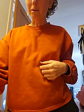 mossy kiss online show from March 2025 05:49:02 PM