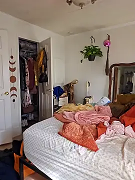 mossy kiss online show from November 2025 06:41:04 PM