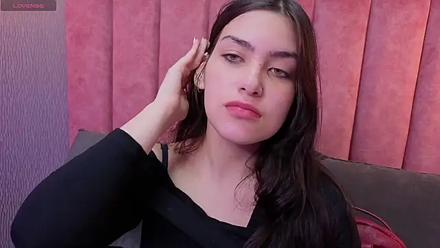 Alexa Thaylor  online show from February 2026 03:28:01 PM