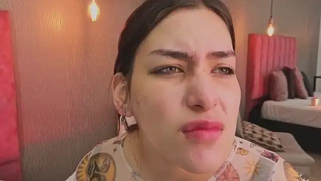 Alexa Thaylor  online show from April 2026 03:28:02 PM