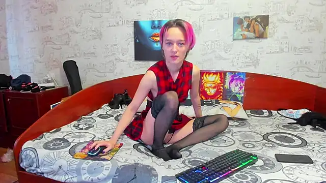 Snapshot of KagamiTayga chatting on February 2025 08:35:01 AM KagamiTayga online show from February 2025 08:35:01 AM