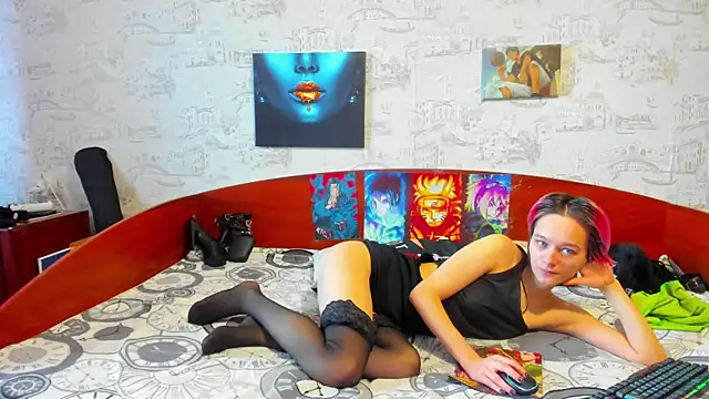 Snapshot of KagamiTayga chatting on February 2025 08:31:02 AM KagamiTayga online show from February 2025 08:31:02 AM