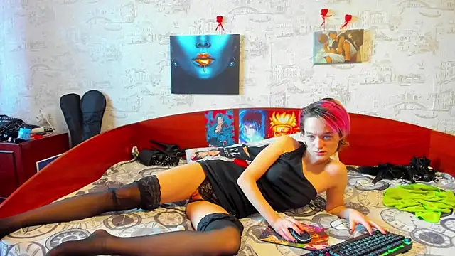 Snapshot of KagamiTayga chatting on February 2025 08:19:02 AM KagamiTayga online show from February 2025 08:19:02 AM