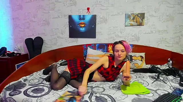 Snapshot of KagamiTayga chatting on February 2025 08:17:01 AM KagamiTayga online show from February 2025 08:17:01 AM