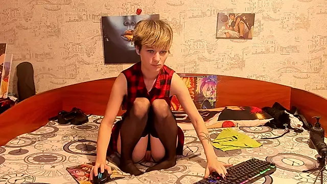 Snapshot of KagamiTayga chatting on October 2025 02:21:01 AM KagamiTayga online show from October 2025 02:21:01 AM