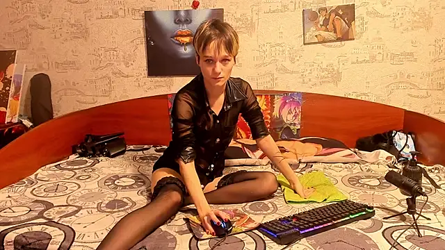 Snapshot of KagamiTayga chatting on October 2025 02:58:02 AM KagamiTayga online show from October 2025 02:58:02 AM