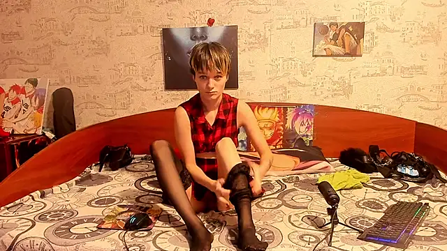 Snapshot of KagamiTayga chatting on October 2025 02:33:01 AM KagamiTayga online show from October 2025 02:33:01 AM