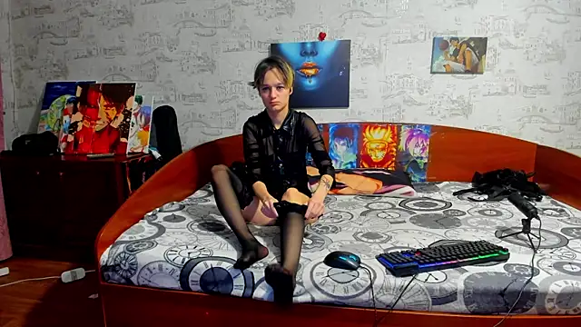 Snapshot of KagamiTayga chatting on November 2025 02:32:01 AM KagamiTayga online show from November 2025 02:32:01 AM