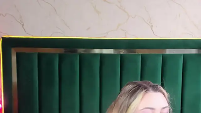 Snapshot of rosal1a chatting on November 2025 09:53:01 AM rosal1a online show from November 2025 09:53:01 AM