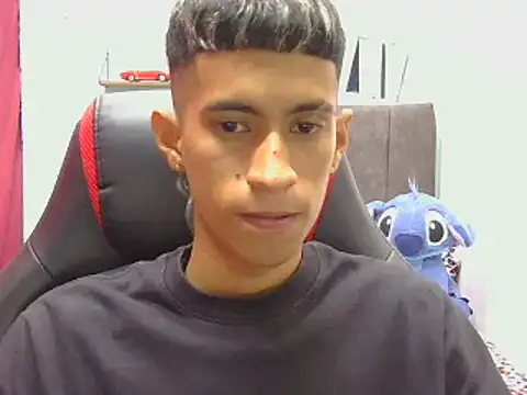 Angelstripboy online show from April 2026 11:44:02 PM