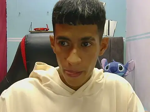 Angelstripboy online show from May 2026 06:36:02 PM