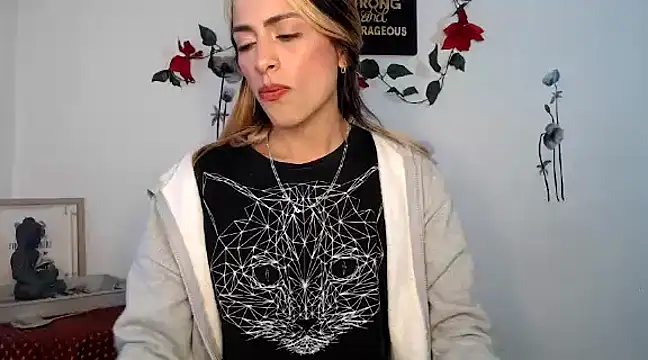 Liamiler01  online show from December 2024 11:21:02 AM