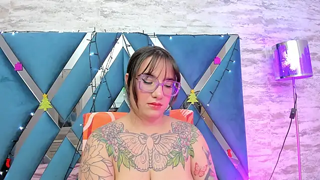 Snapshot of DEVA_BLUE_ chatting on December 2024 08:04:01 AM DEVA BLUE online show from December 2024 08:04:01 AM