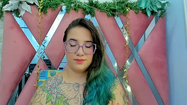 Snapshot of DEVA_BLUE_ chatting on January 2025 07:13:02 AM DEVA BLUE online show from January 2025 07:13:02 AM