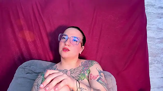 Snapshot of DEVA_BLUE_ chatting on March 2025 01:28:01 AM DEVA BLUE online show from March 2025 01:28:01 AM