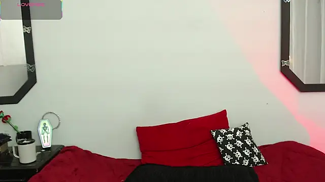 Snapshot of Amy_Aloqua chatting on November 2025 03:47:01 PM Amy Aloqua online show from November 2025 03:47:01 PM