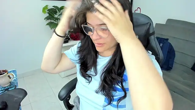 Snapshot of BellaFlaming chatting on March 2025 10:13:02 AM BellaFlaming online show from March 2025 10:13:02 AM