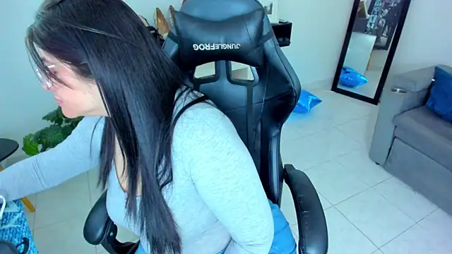 Snapshot of BellaFlaming chatting on September 2025 10:39:02 AM BellaFlaming online show from September 2025 10:39:02 AM