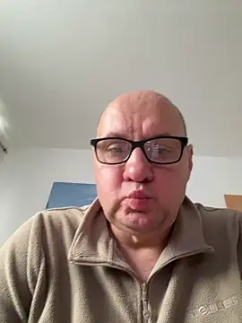 vanjbi45 online show from October 2025 02:18:02 PM