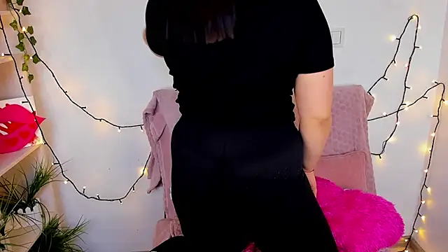 Snapshot of Talla_a chatting on February 2025 07:32:02 AM Talla a online show from February 2025 07:32:02 AM