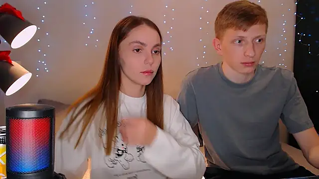 juliaanddima online show from February 2025 09:24:02 PM