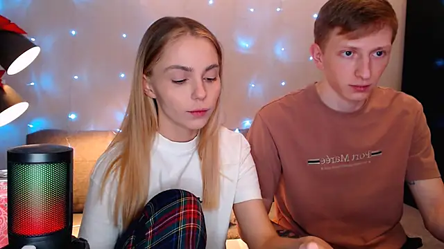 juliaanddima online show from October 2025 09:48:01 PM