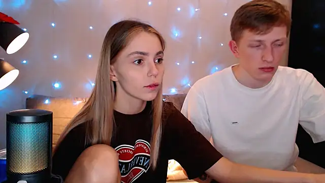 juliaanddima online show from October 2025 10:11:01 PM